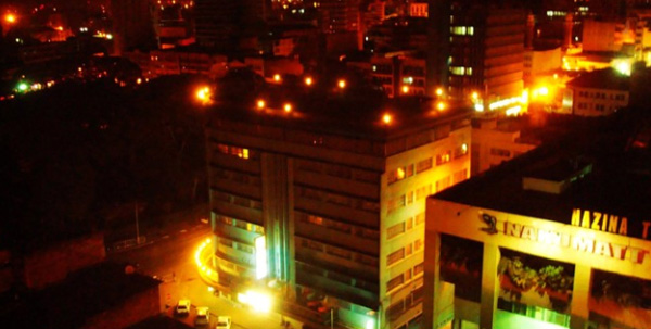 ���ޱϵ�ҹɫ���ƻ���ɺ